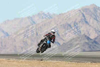 media/Dec-01-2025-Moto Forza (Mon) [[2daa91e15f]]/3-Beginner Group/Session 4 Turn 9/